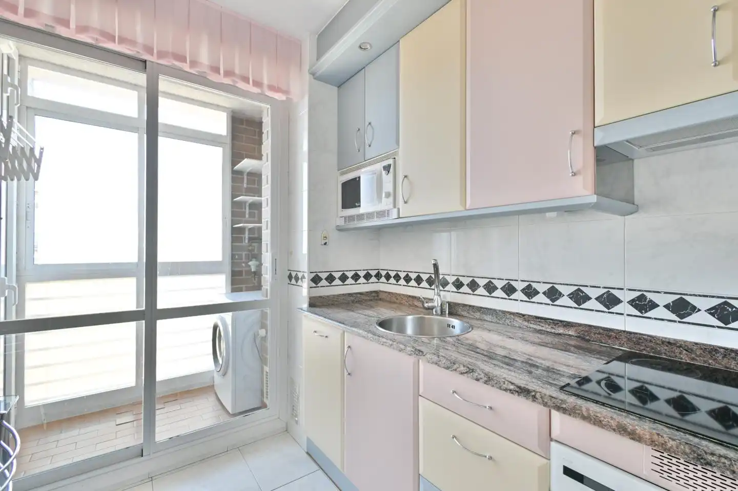 Cocina de Piso de alquiler en Barañáin / Barañain con Calefacción, Parquet y Trastero