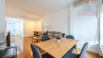 Living room of Flat to rent in  Madrid Capital  with Air Conditioner, Heating and Parquet flooring