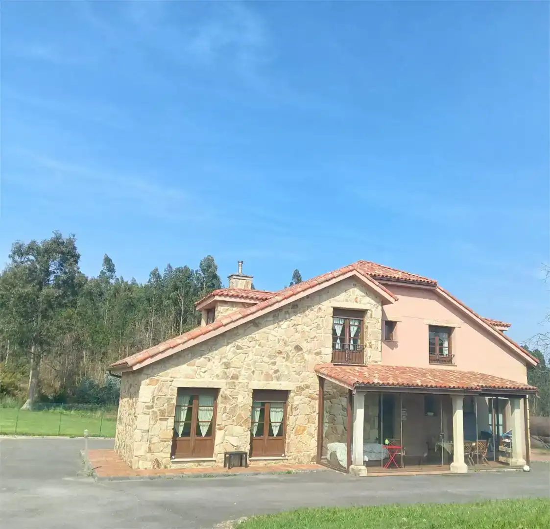 Vista exterior de Casa o chalet en venta en Castrillón