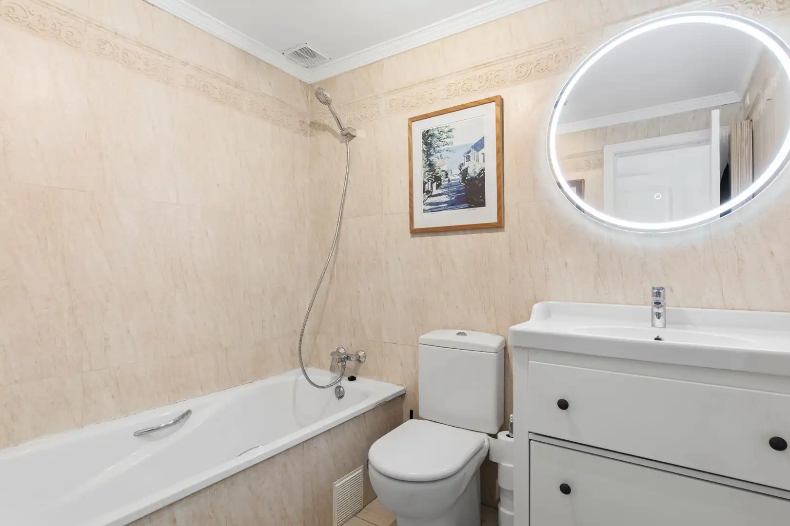 Baño de Apartamento en venta en Marbella con Aire acondicionado, Terraza y Trastero