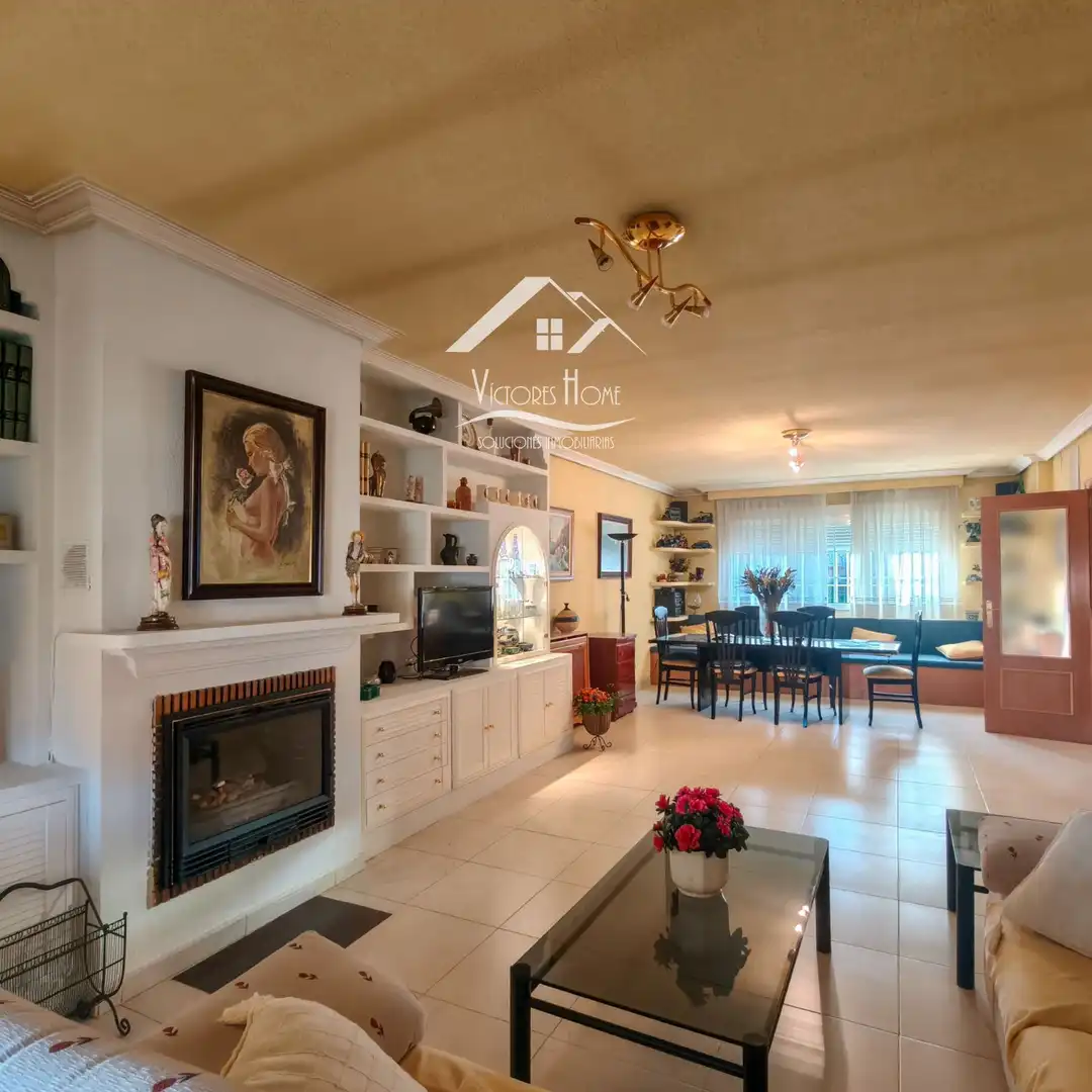 Wohnzimmer von Einfamilien-Reihenhaus zum Verkauf in San Agustín del Guadalix mit Klimaanlage, Heizung und Parkett