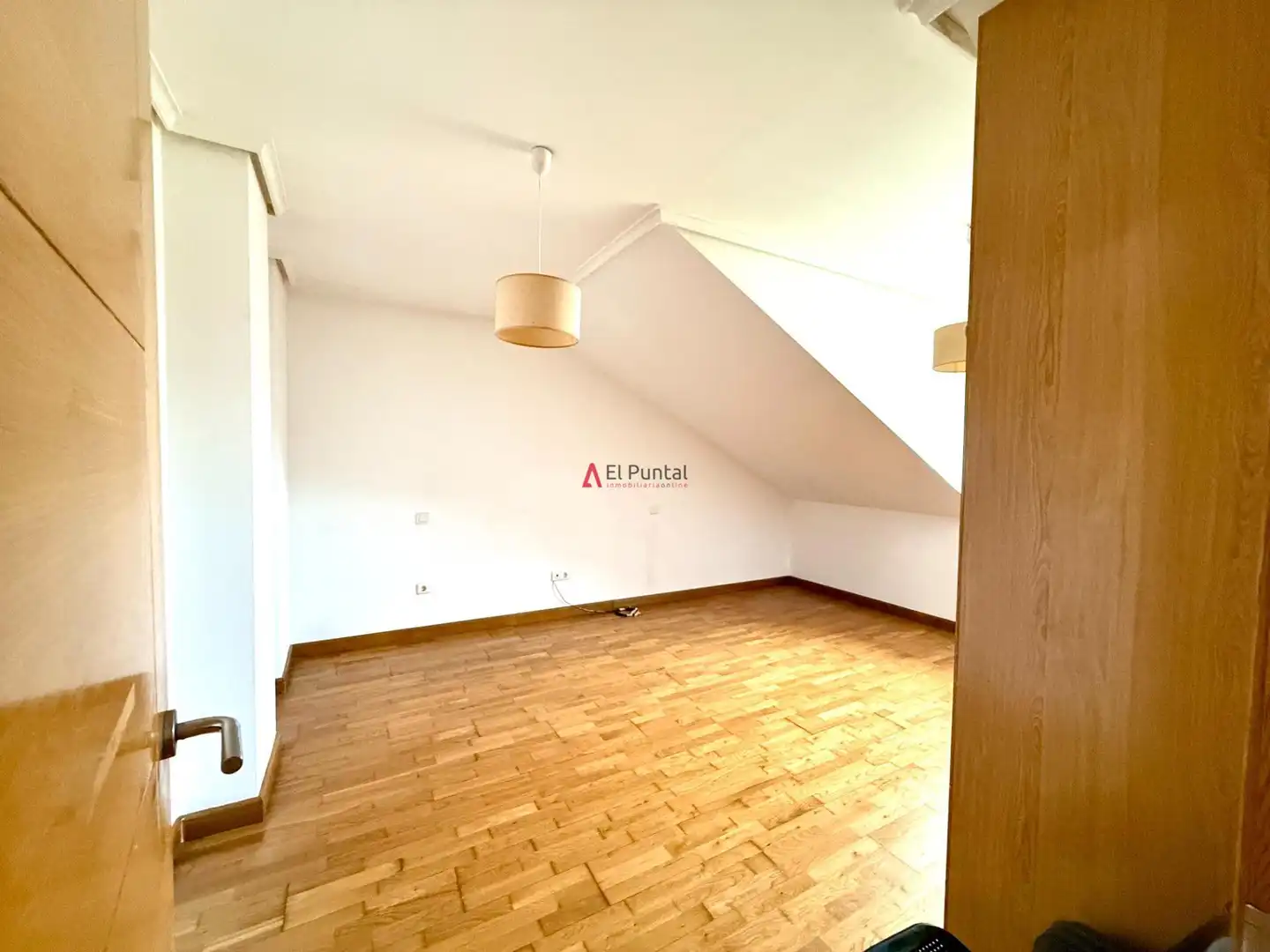 Schlafzimmer von Maisonette zum Verkauf in Piélagos mit Heizung, Parkett und Abstellraum