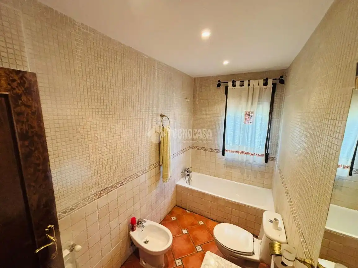 Badezimmer von Haus oder Chalet zum Verkauf in Escalona mit Klimaanlage und Heizung