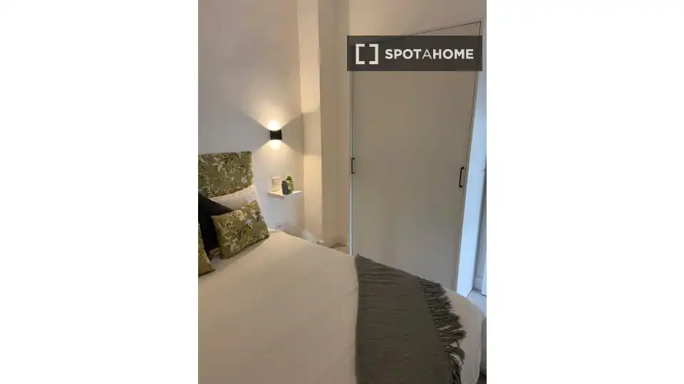 Habitación de Piso de alquiler en Madrid con Aire acondicionado, Calefacción y Amueblado