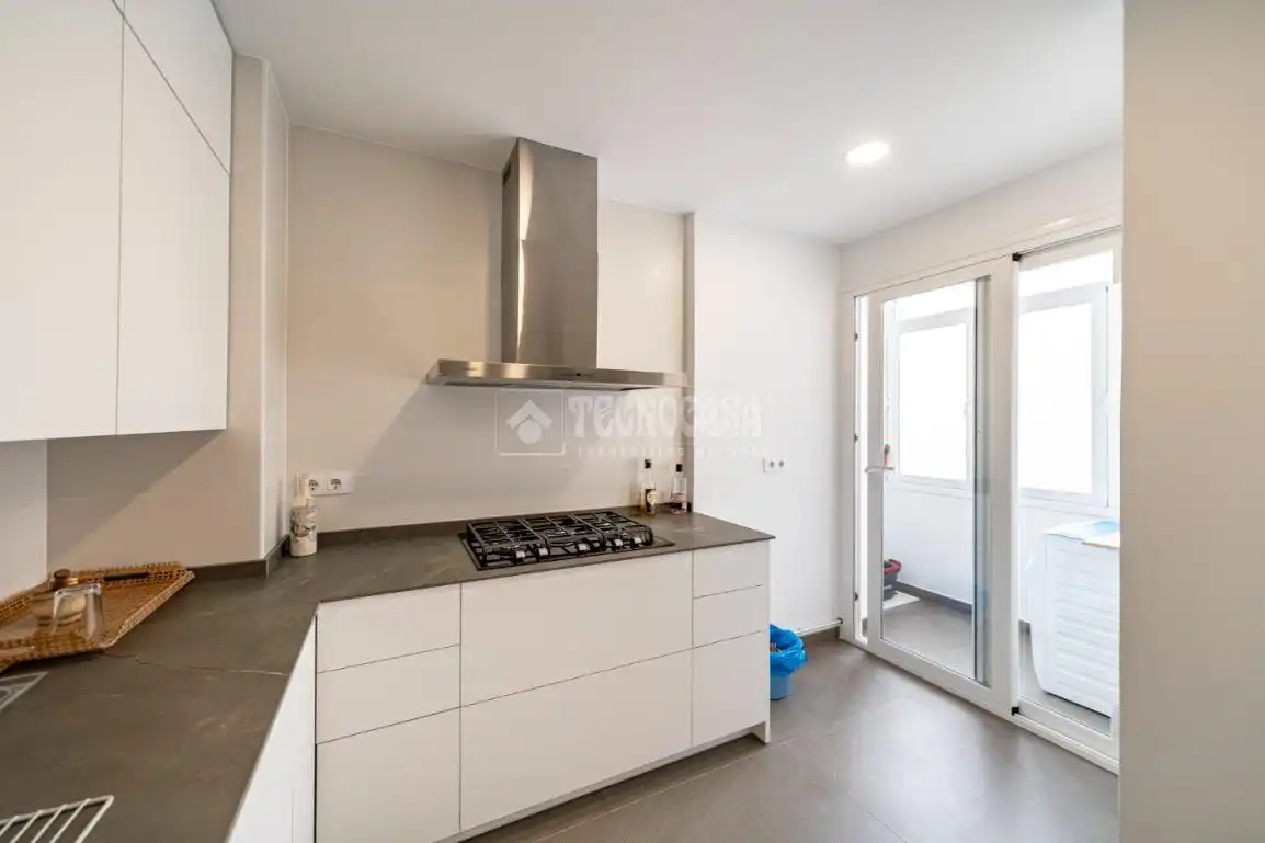 Cuina de Pis en venda en Madrid amb Aire condicionat, Calefacció i Terrassa