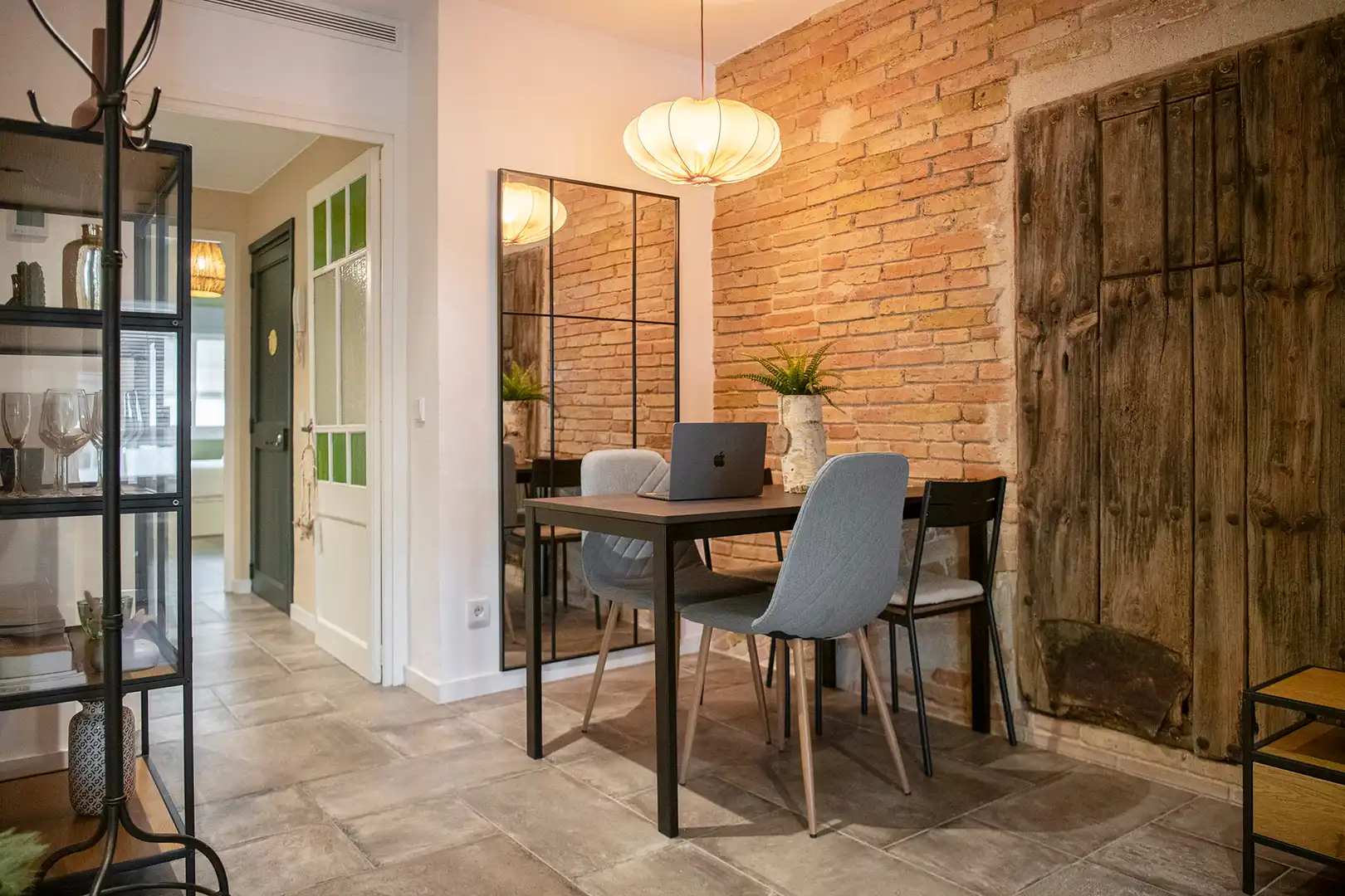 Comedor de Piso en venta en Girona con Aire acondicionado, Calefacción y Amueblado