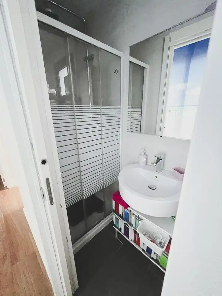 Baño de Dúplex de alquiler en Cádiz con Terraza y Amueblado