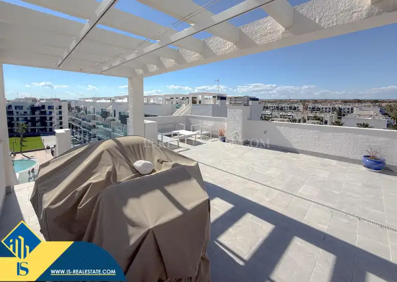 Penthouse with lift for sale in El Raso