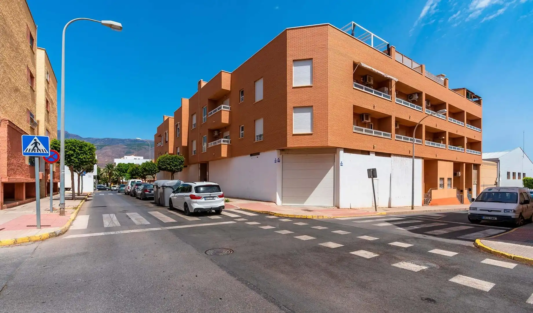 Vista exterior de Pis en venda en El Ejido amb Aire condicionat, Terrassa i Moblat