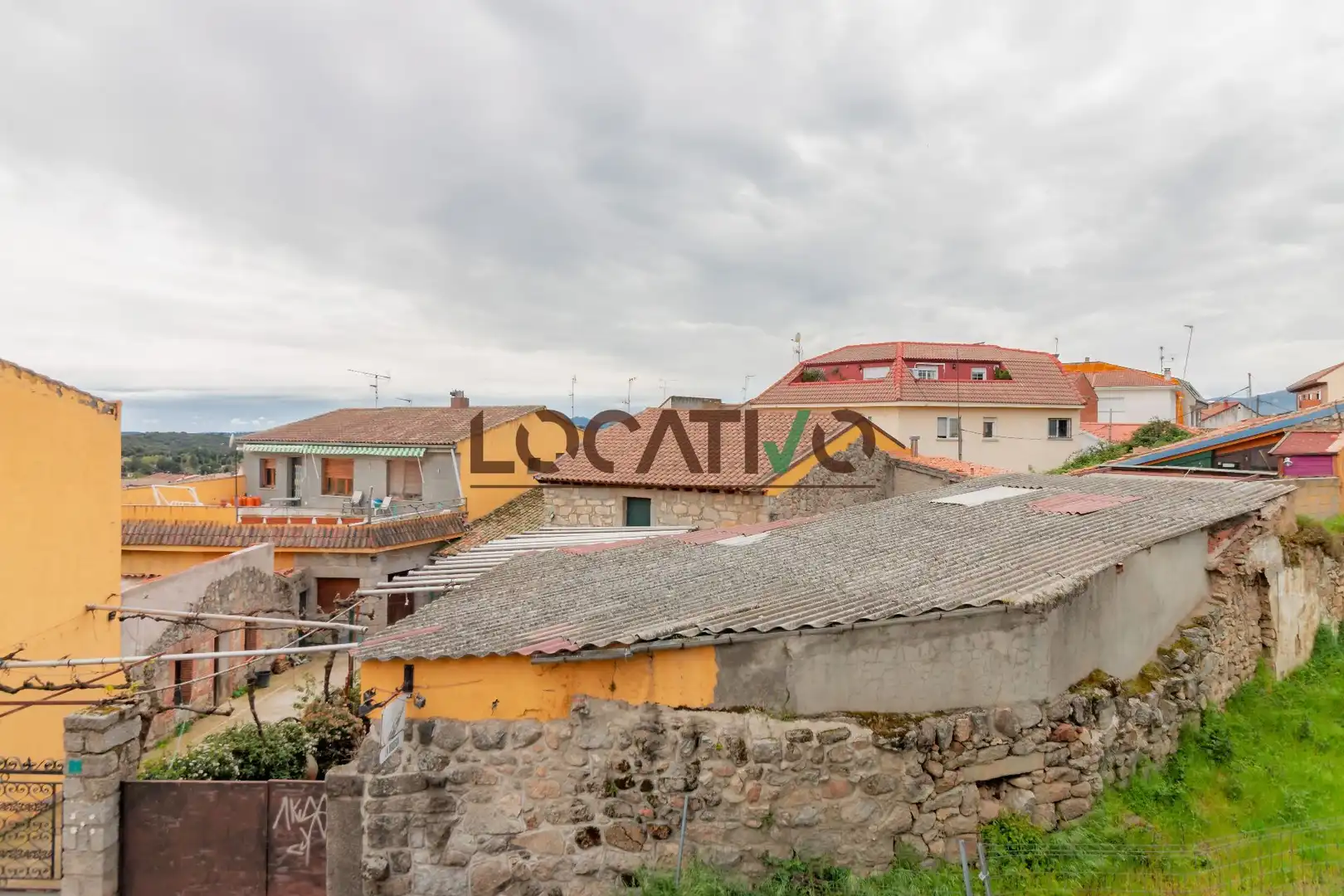Vista exterior de Piso en venta en Valdemorillo con Calefacción
