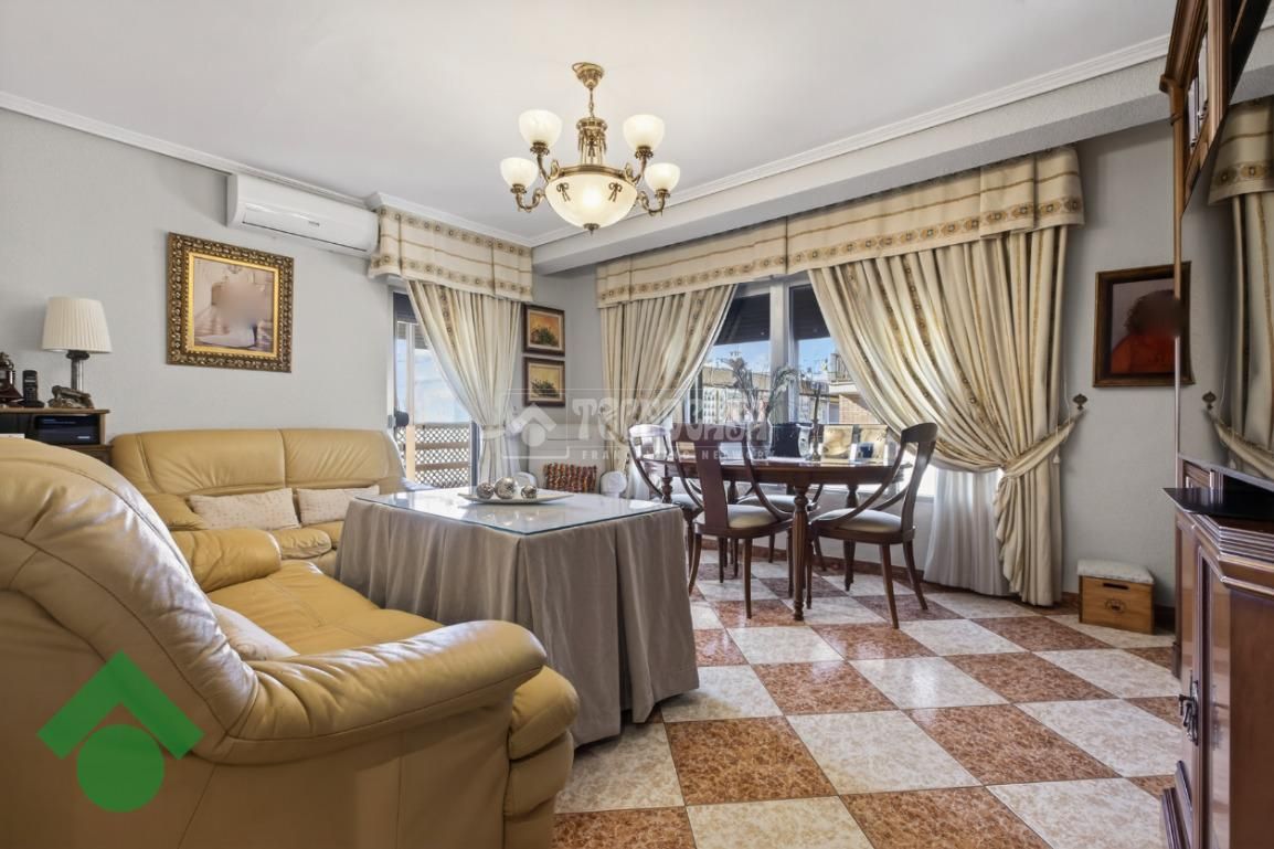 Sala d'estar de Pis en venda en  Córdoba Capital amb Balcó