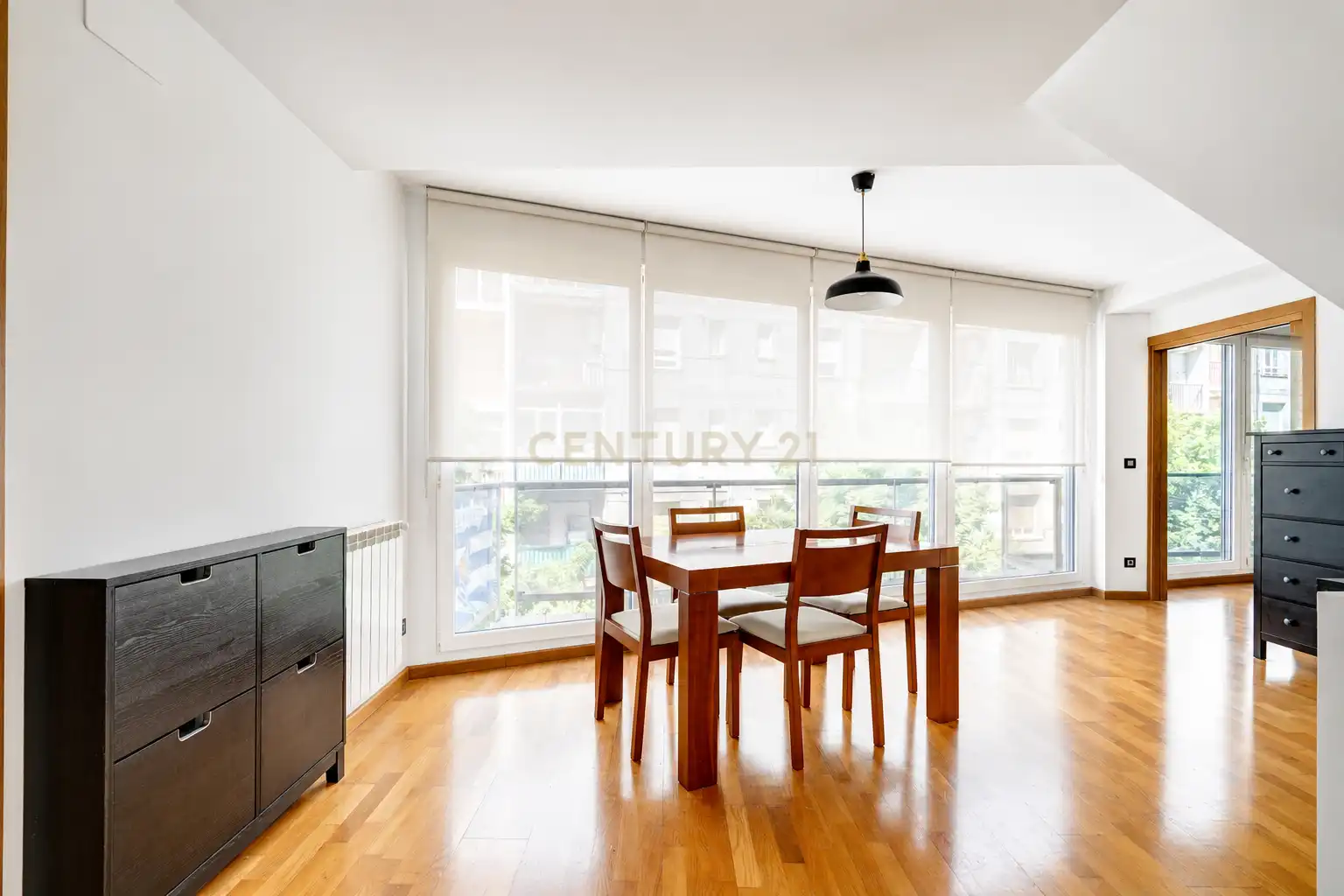 Vista exterior de Dúplex en venta en Irun  con Trastero, Horno y Lavadora