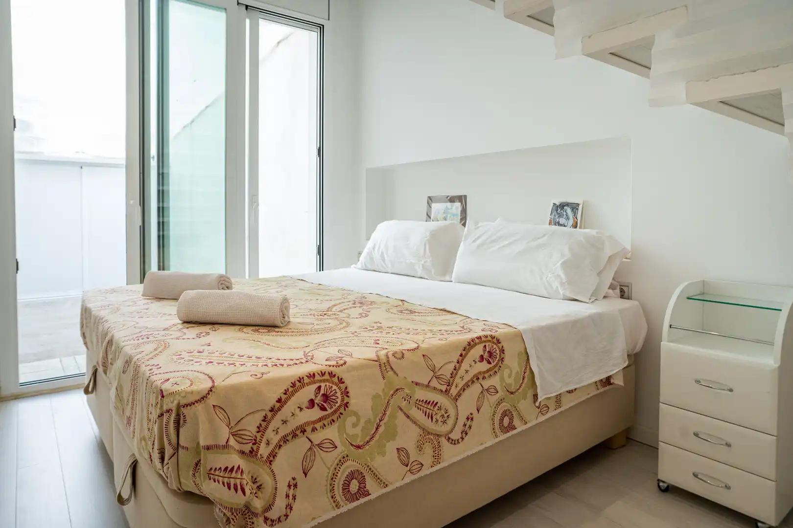 Schlafzimmer von Einfamilien-Reihenhaus zum Verkauf in Sitges mit Klimaanlage, Heizung und Parkett