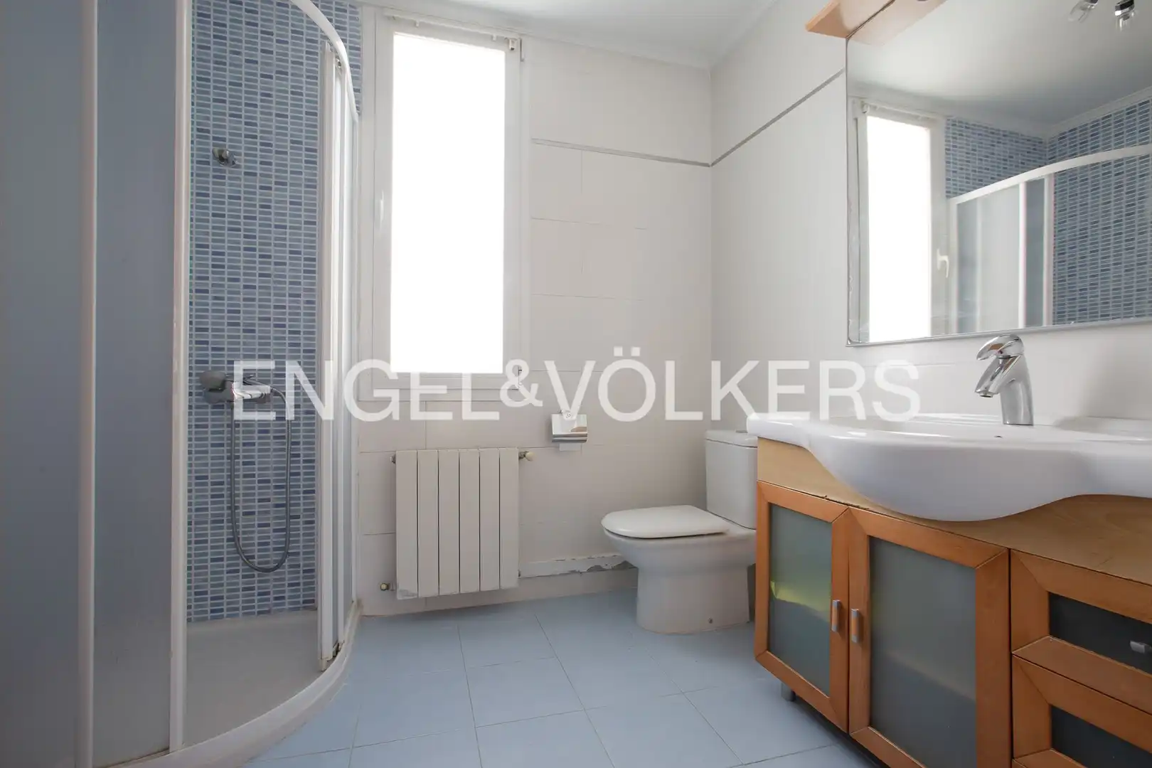 Bathroom of Attic for sale in Bilbao   with Heating, Terrace and Balcony