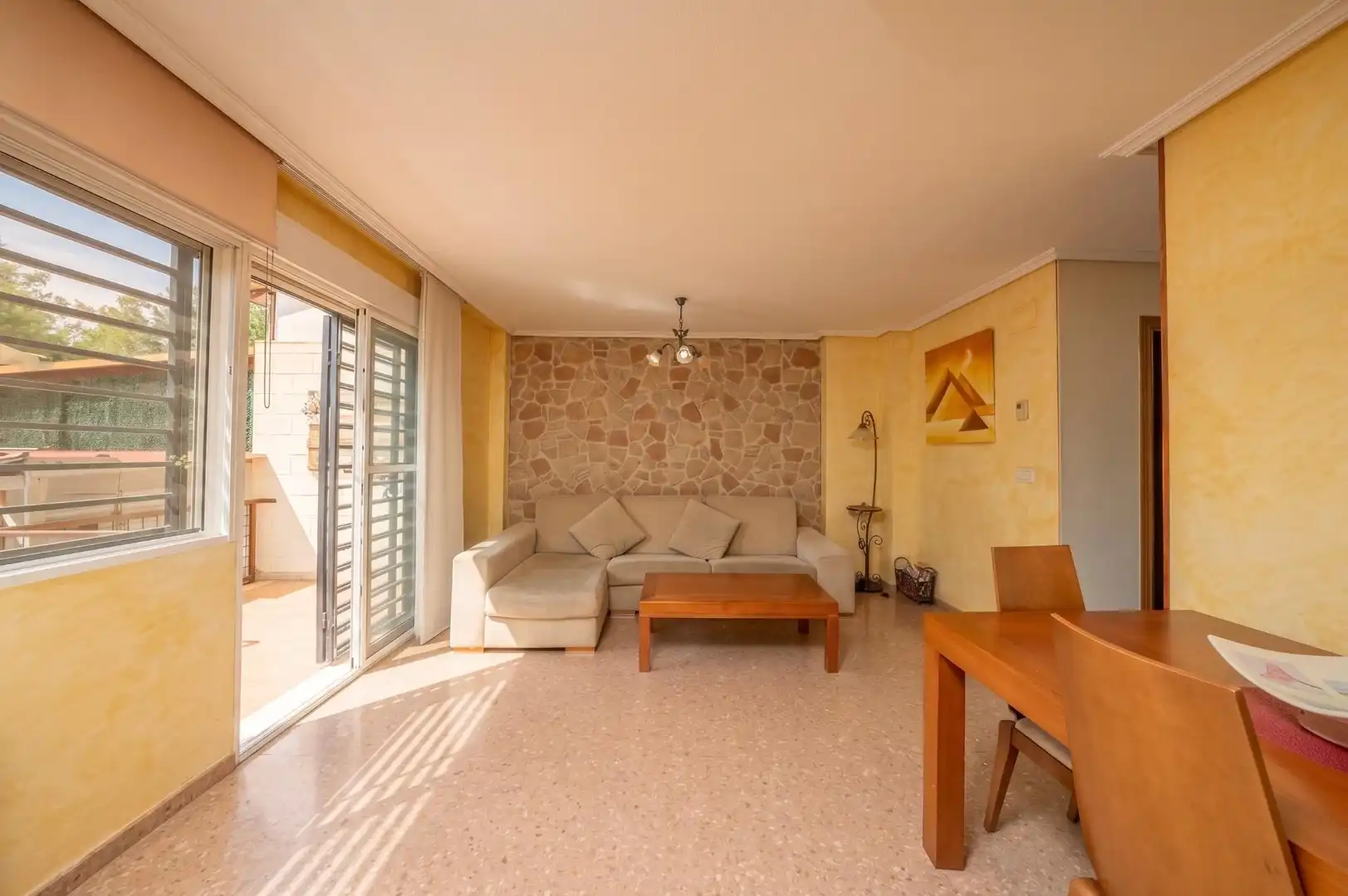 Sala d'estar de Casa adosada en venda en Aspe amb Piscina comunitària