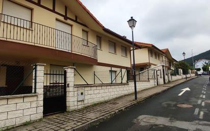 Vista exterior de Casa o xalet en venda en Castro-Urdiales amb Terrassa