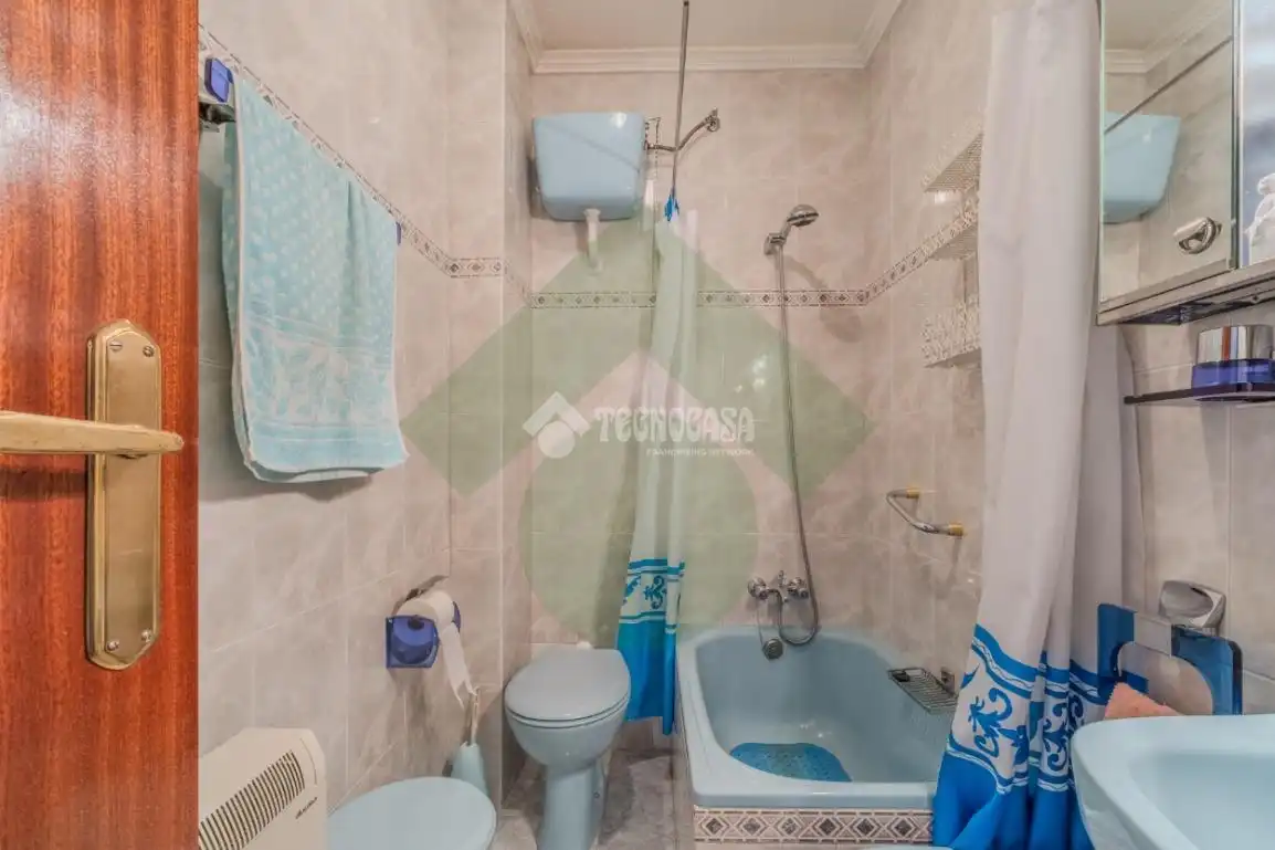 Baño de Piso en venta en Madrid con Aire acondicionado, Calefacción y Terraza