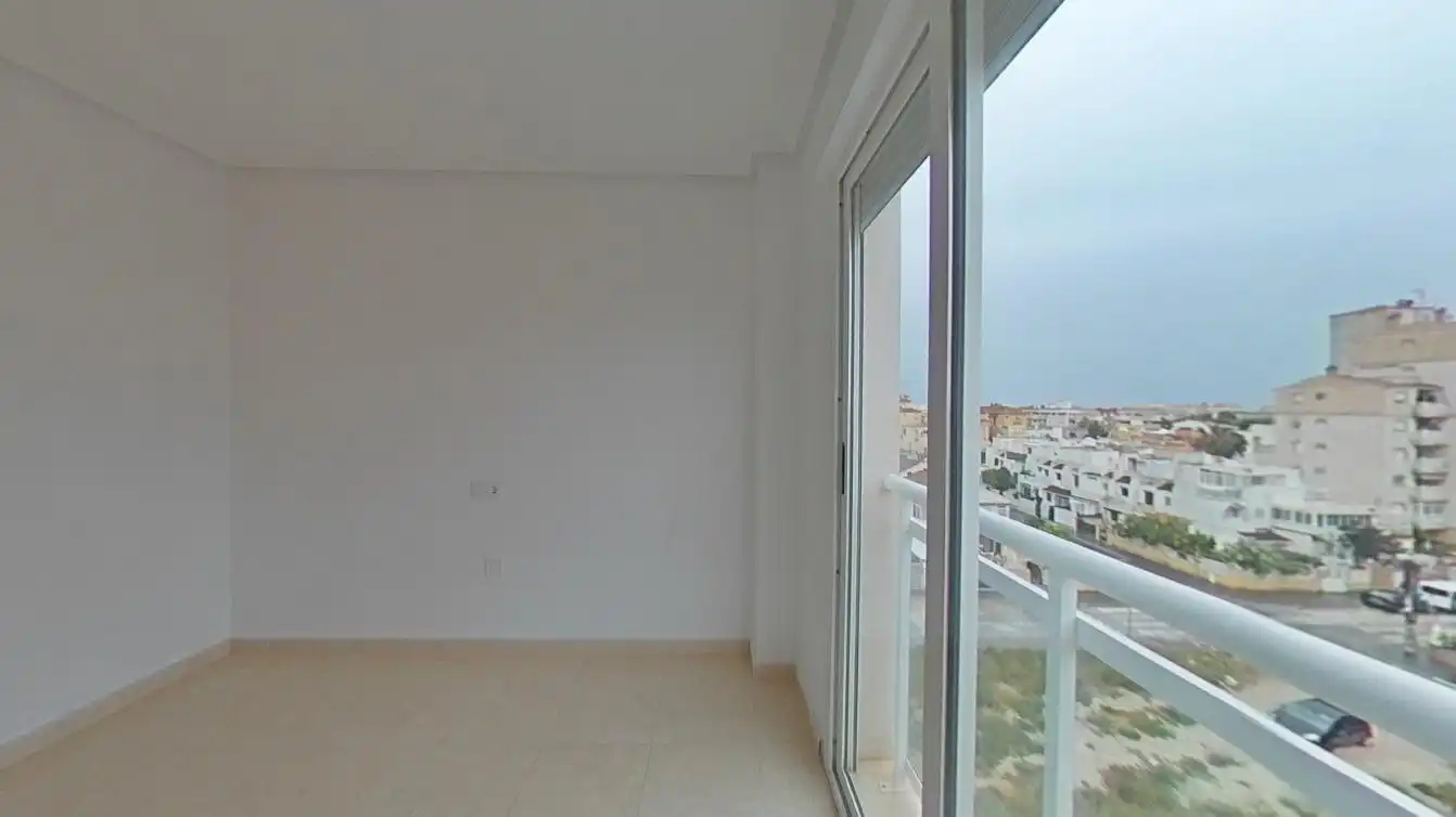 Habitación de Piso en venta en Torrevieja con Piscina