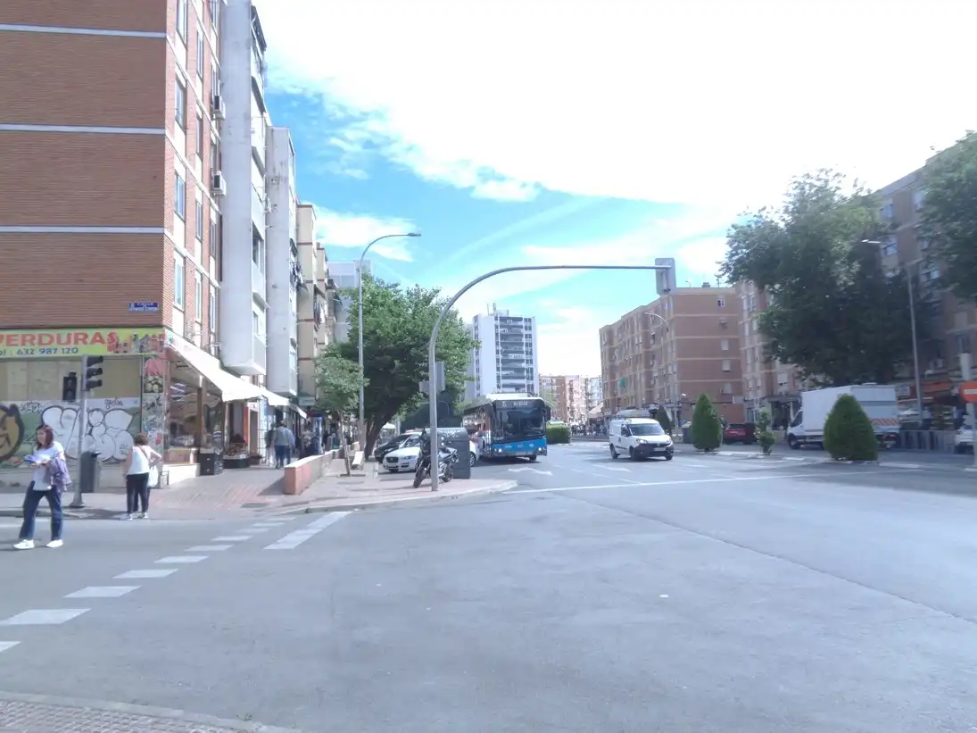 Vista exterior de Local de alquiler en Ciudad Lineal