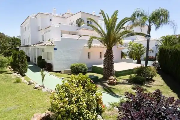 Außenansicht von Wohnung zum Verkauf in Marbella mit Klimaanlage, Terrasse und Balkon