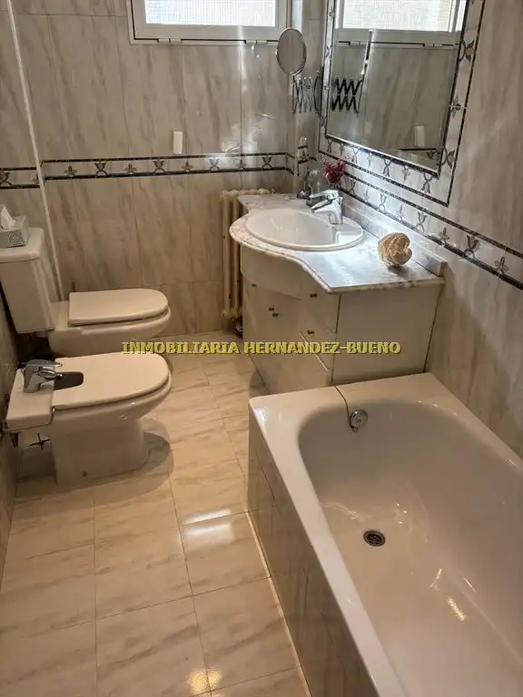 Badezimmer von Wohnung zum Verkauf in Salamanca mit Heizung und Terrasse