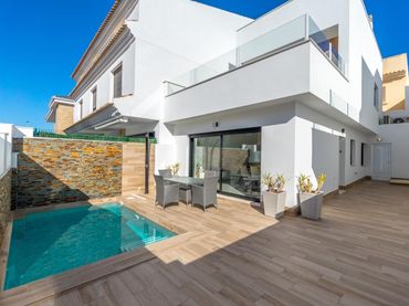 Casa aparellada amb piscina en venda a San Pedro del Pinatar