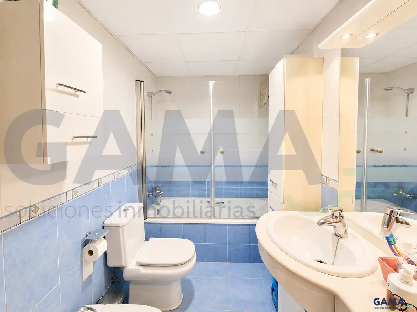 Bathroom of Flat for sale in Algemesí  with Air Conditioner