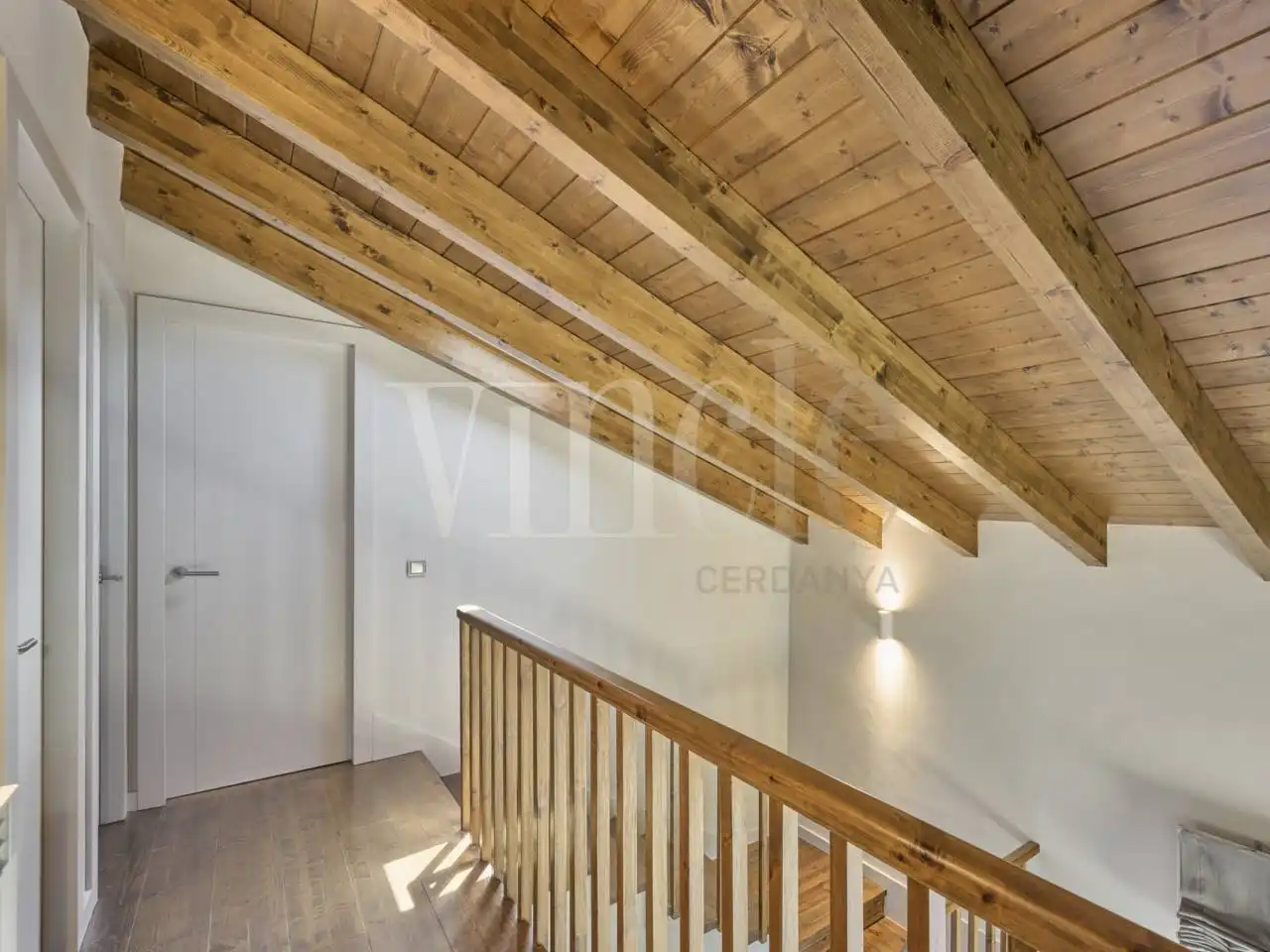 Casa adosada en venda en Alp amb Calefacció, Jardí privat i Parquet