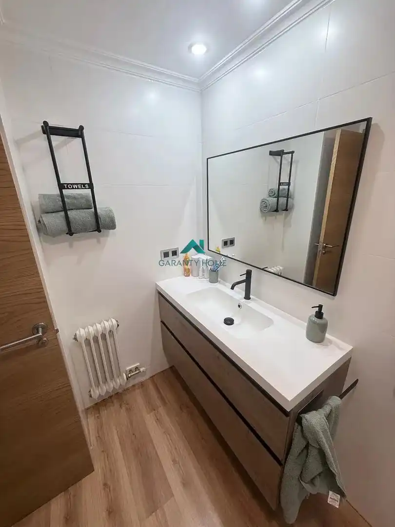 Baño de Piso en venta en Pontevedra Capital  con Calefacción y Trastero