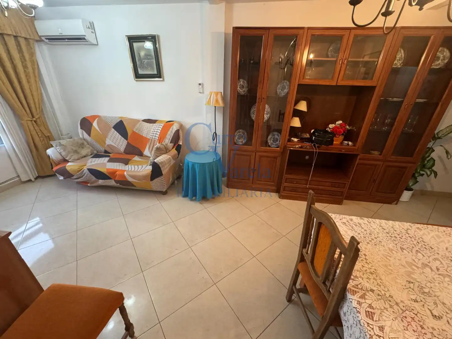 Sala d'estar de Pis en venda en Dos Hermanas amb Aire condicionat, Calefacció i Moblat