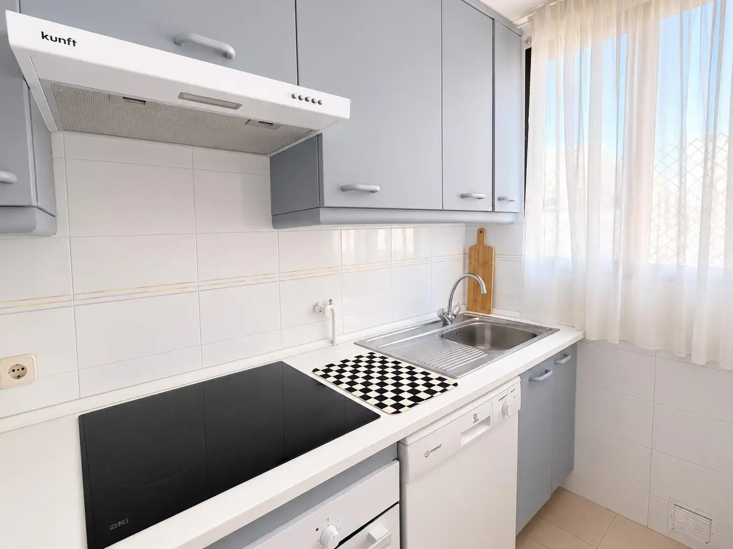 Kitchen of Flat for rent in Madrid  with Air Conditioner, Heating and Furnished