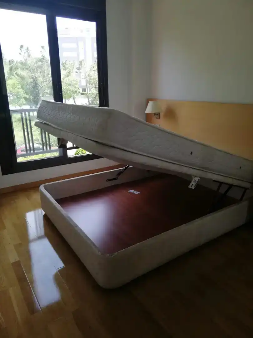 Schlafzimmer von Wohnungen zur Miete in Madrid mit Möbliert