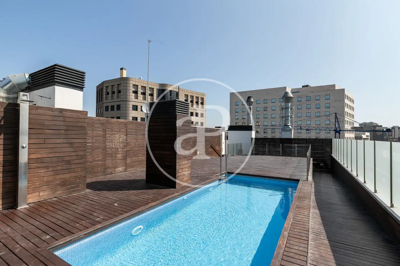 Swimming pool of Flat for sale in Barcelona  with Air Conditioner, Heating and Storage room