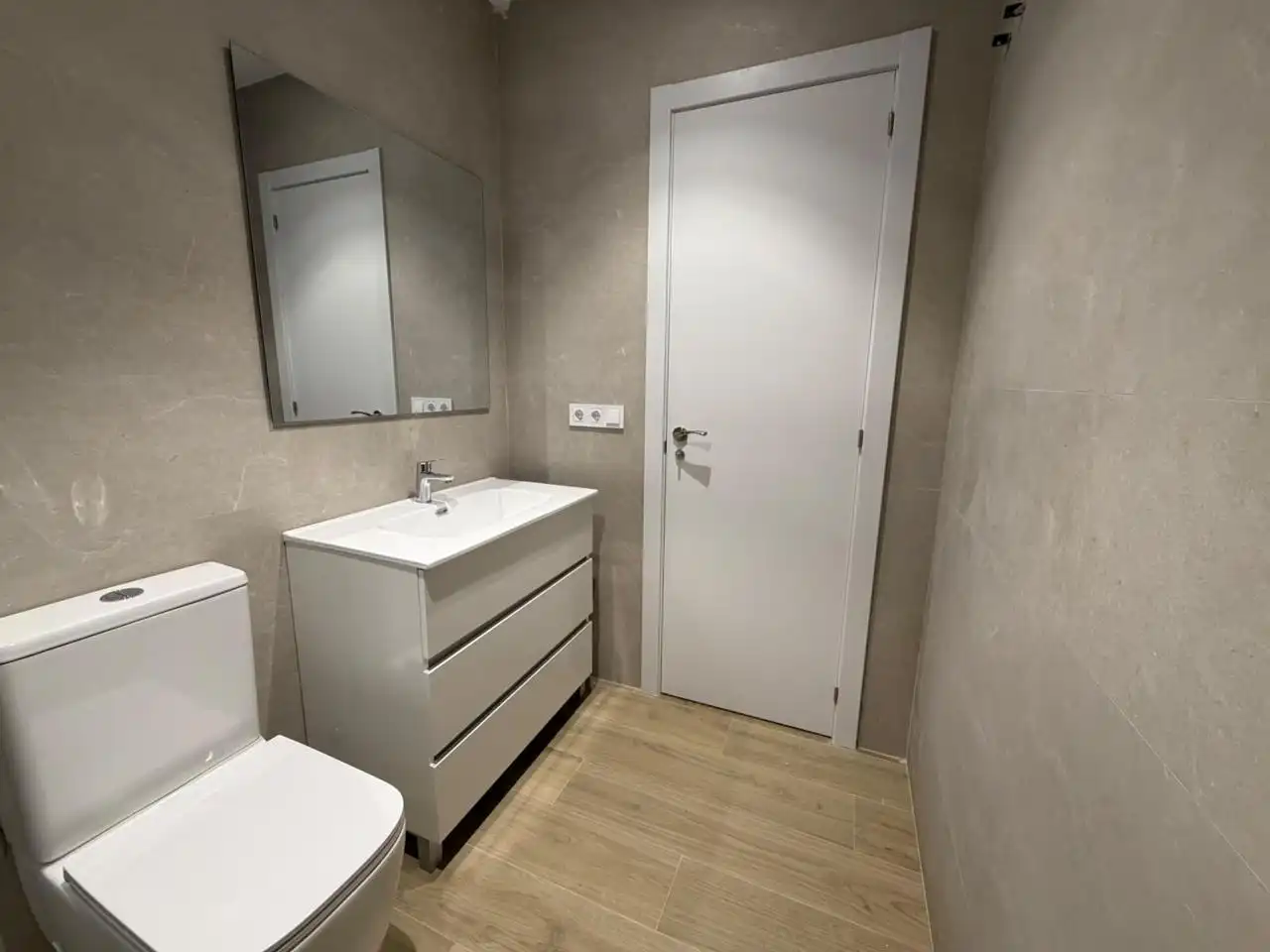 Bathroom of Flat for rent in Camins al Grau