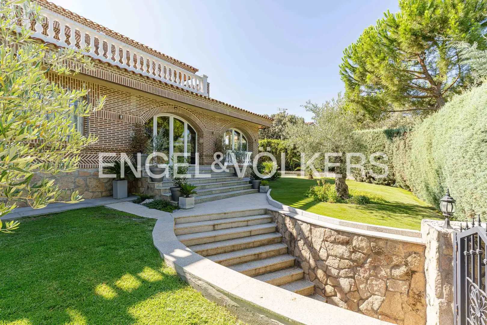 Vista exterior de Casa o chalet en venta en Villaviciosa de Odón con Calefacción y Jacuzzi
