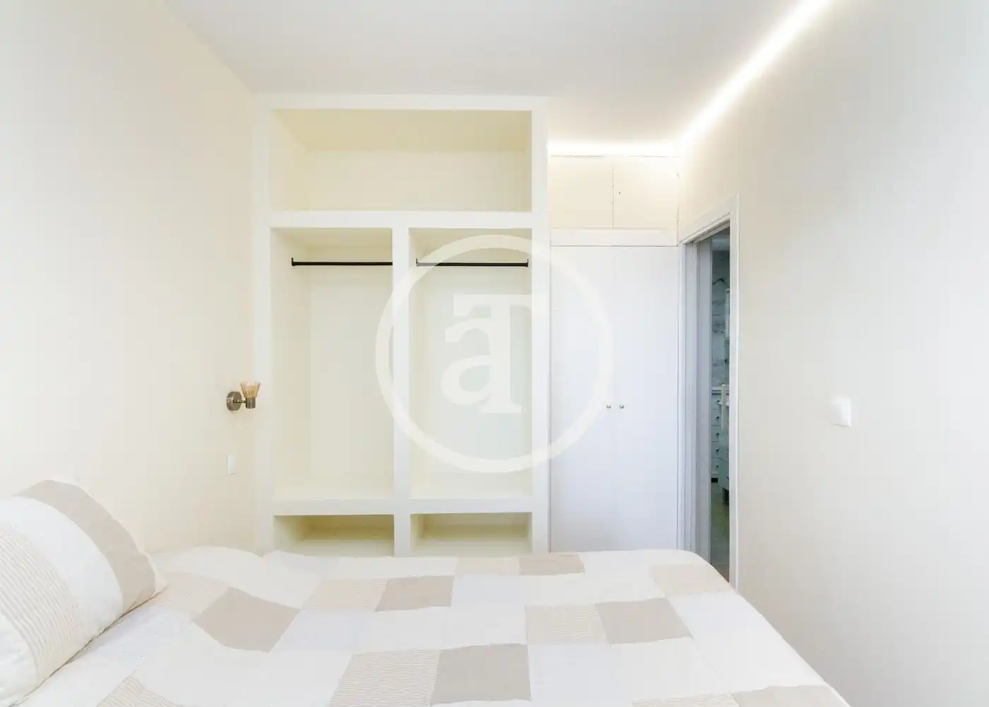 Bedroom of Flat for rent in Madrid  with Air Conditioner, Heating and Furnished
