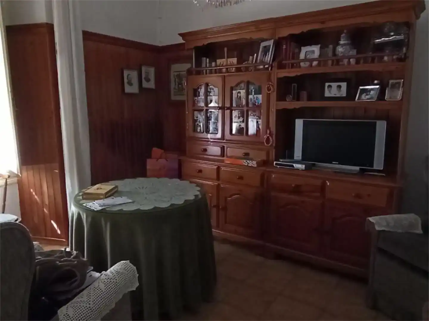 Sala d'estar de Finca rústica en venda en Valderas amb Parquet, Traster i Moblat