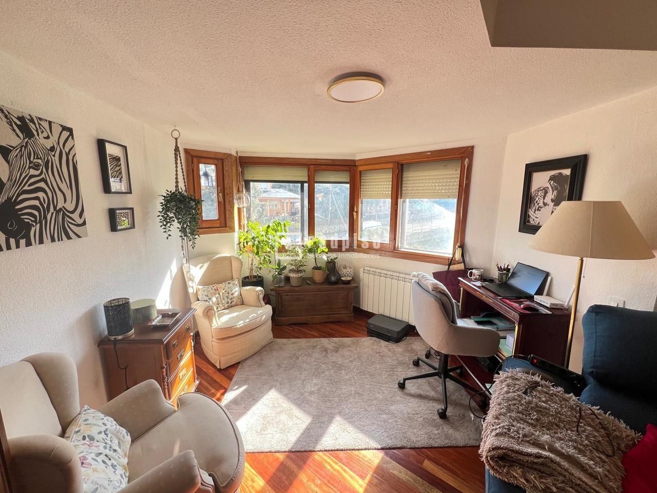 Living room of Flat to rent in El Espinar  with Heating, Parquet flooring and Terrace