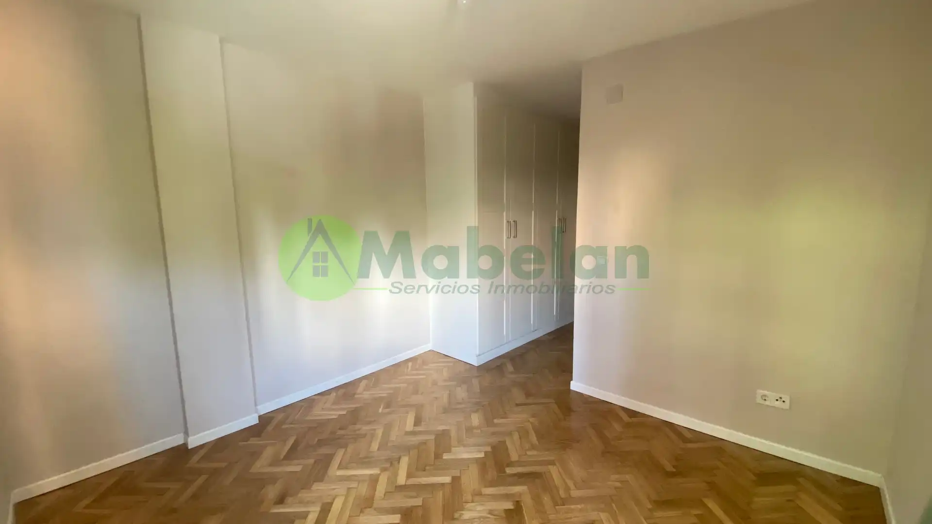 Habitación de Piso de alquiler en Madrid con Calefacción y Piscina comunitaria