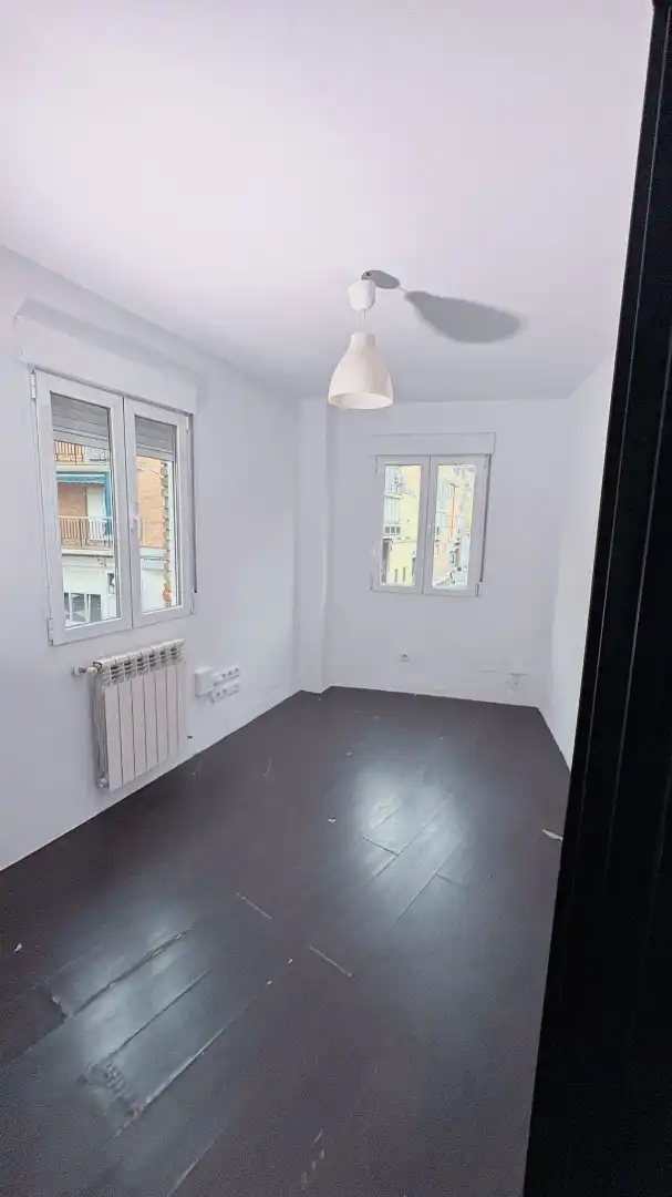Dormitori de Casa adosada en venda en Madrid amb Calefacció, Parquet i Forn