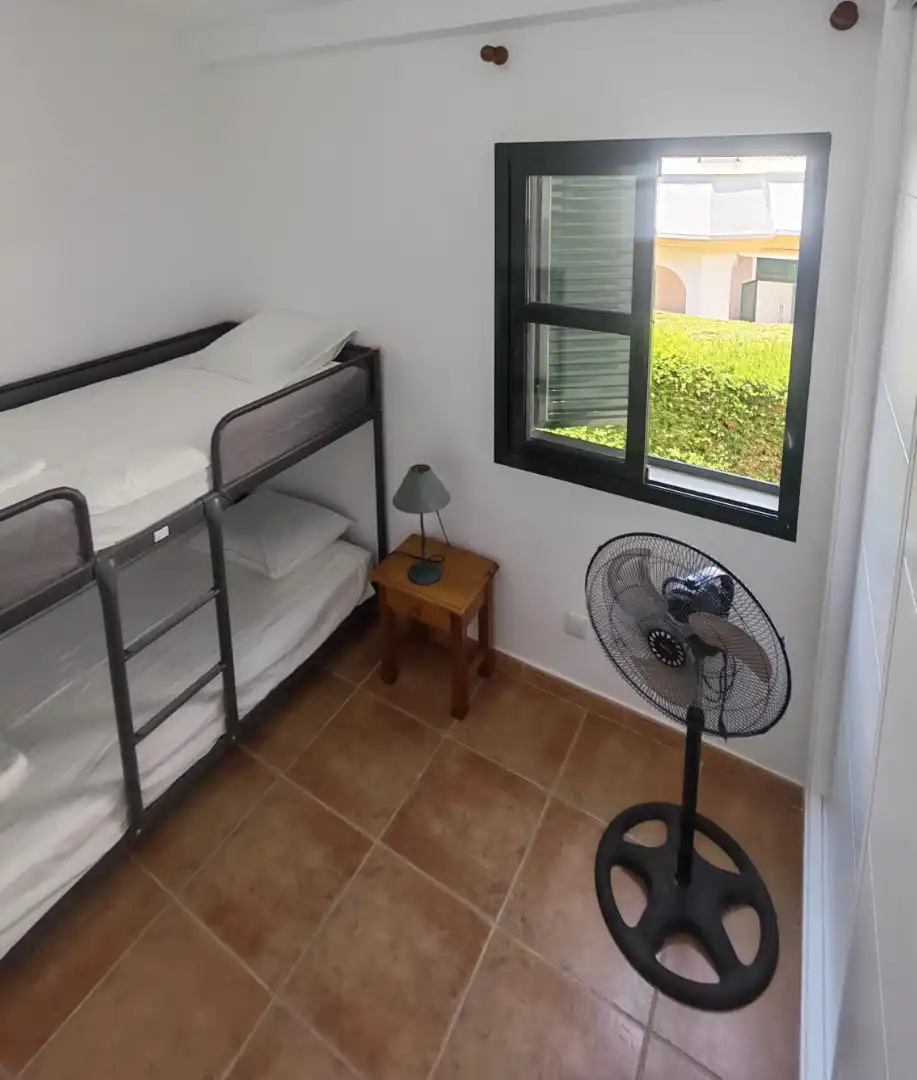 Schlafzimmer von Dachboden zur Miete in Zahara de los Atunes mit Klimaanlage, Terrasse und Möbliert