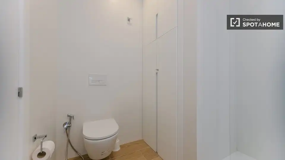 Appartamento con terrazza in affitto a L'Eixample, imagen 16