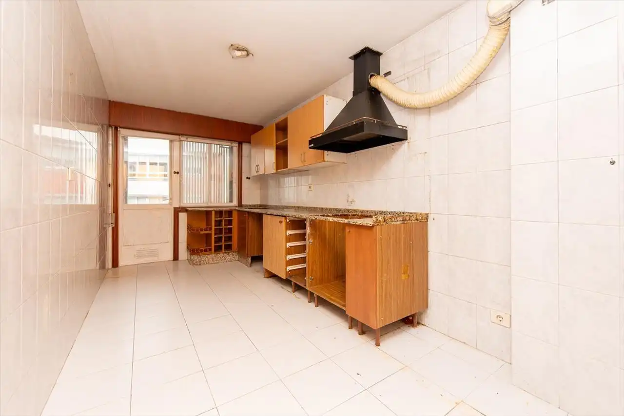 Kitchen of Flat for sale in A Coruña Capital   with Private garden, Parquet flooring and Terrace
