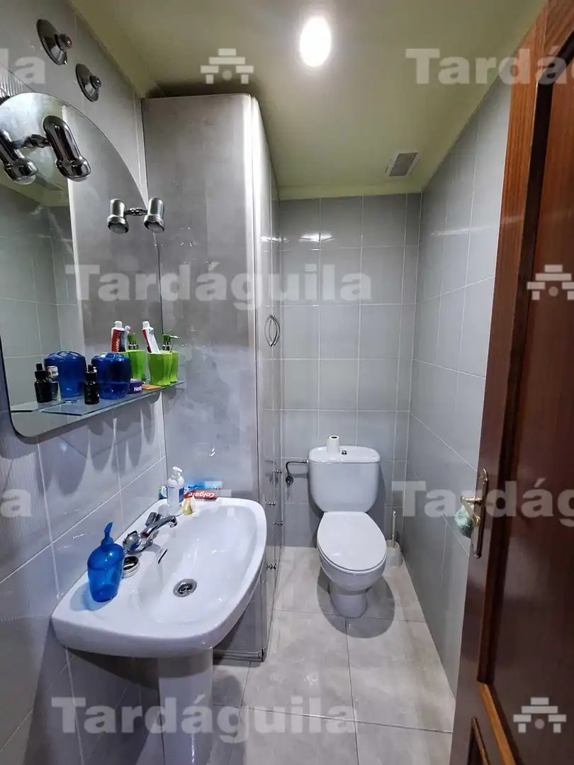 Baño de Piso en venta en Salamanca con Jardín privado, Terraza y Amueblado