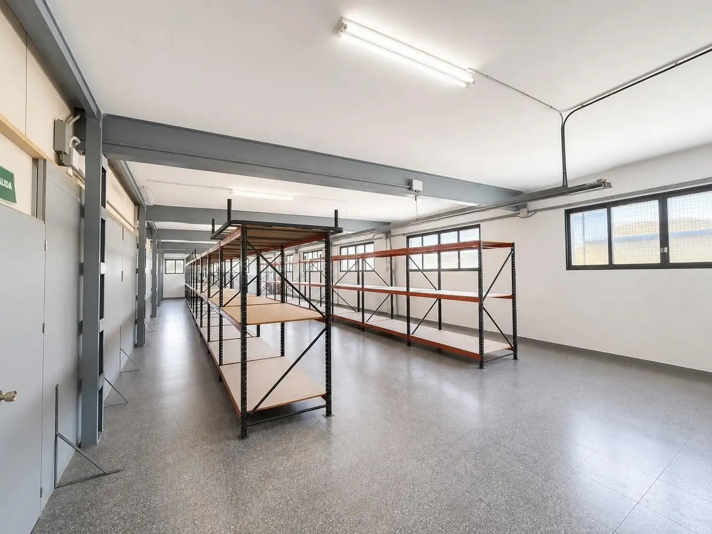 Nau industrial en venda en Almansa