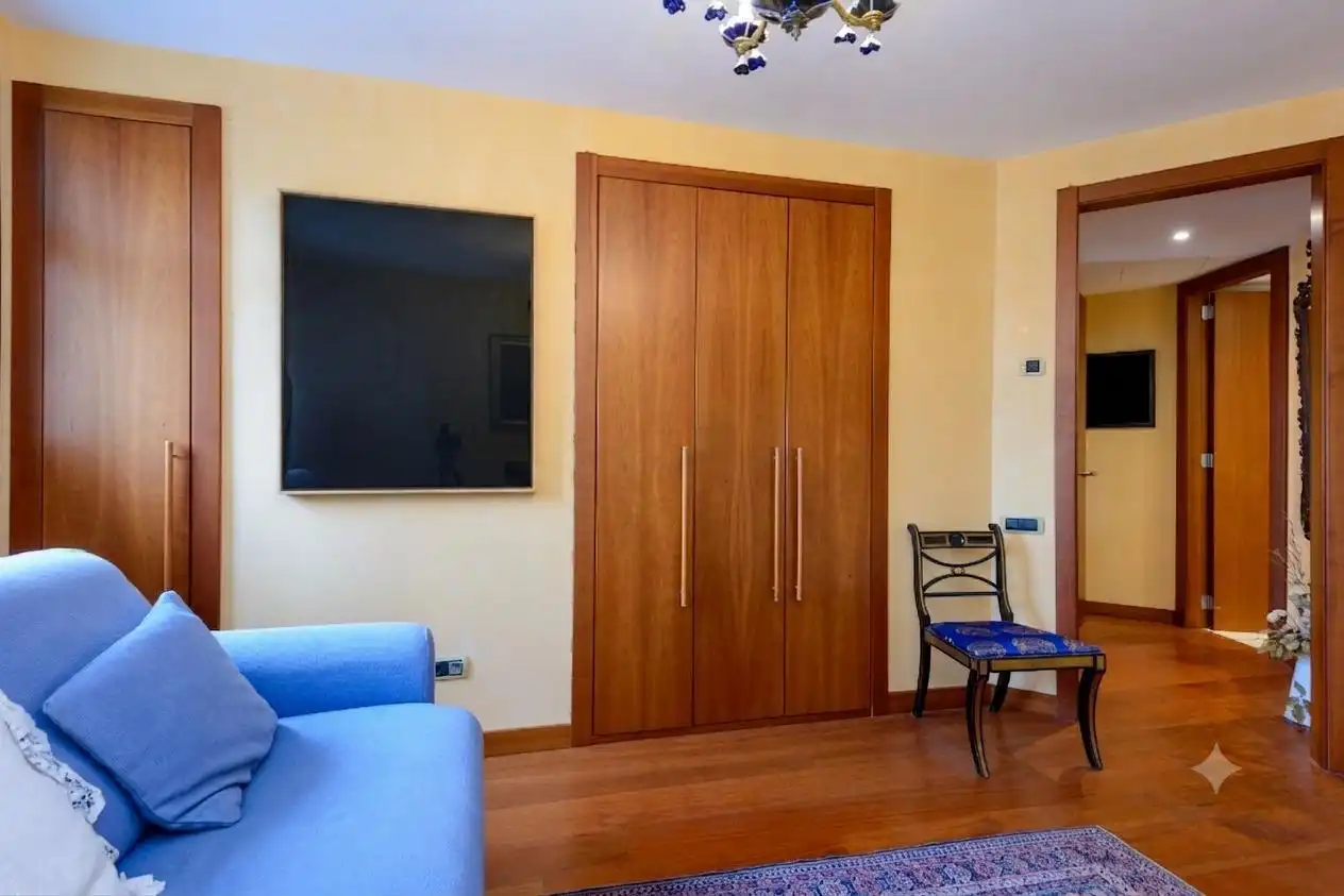 Living room of Flat for sale in Oviedo   with Heating and Jacuzzi