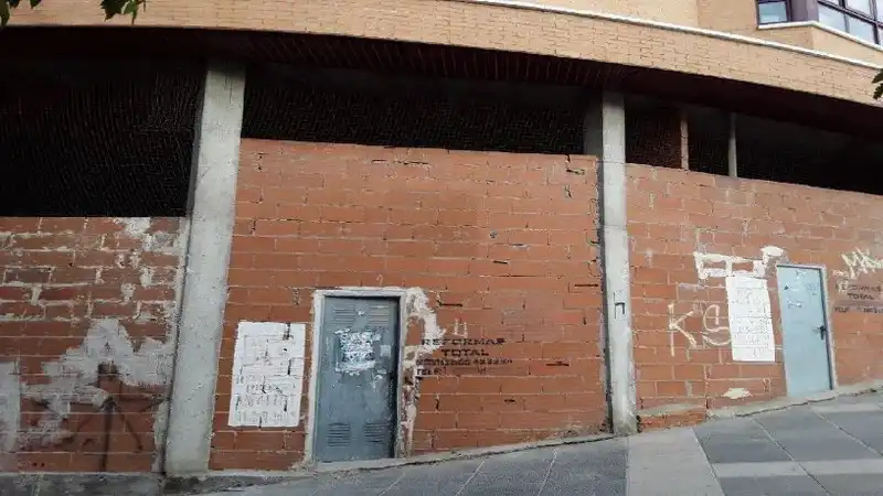 Local comercial en venda a Calle Cortinas de Cervantes, imagen 4