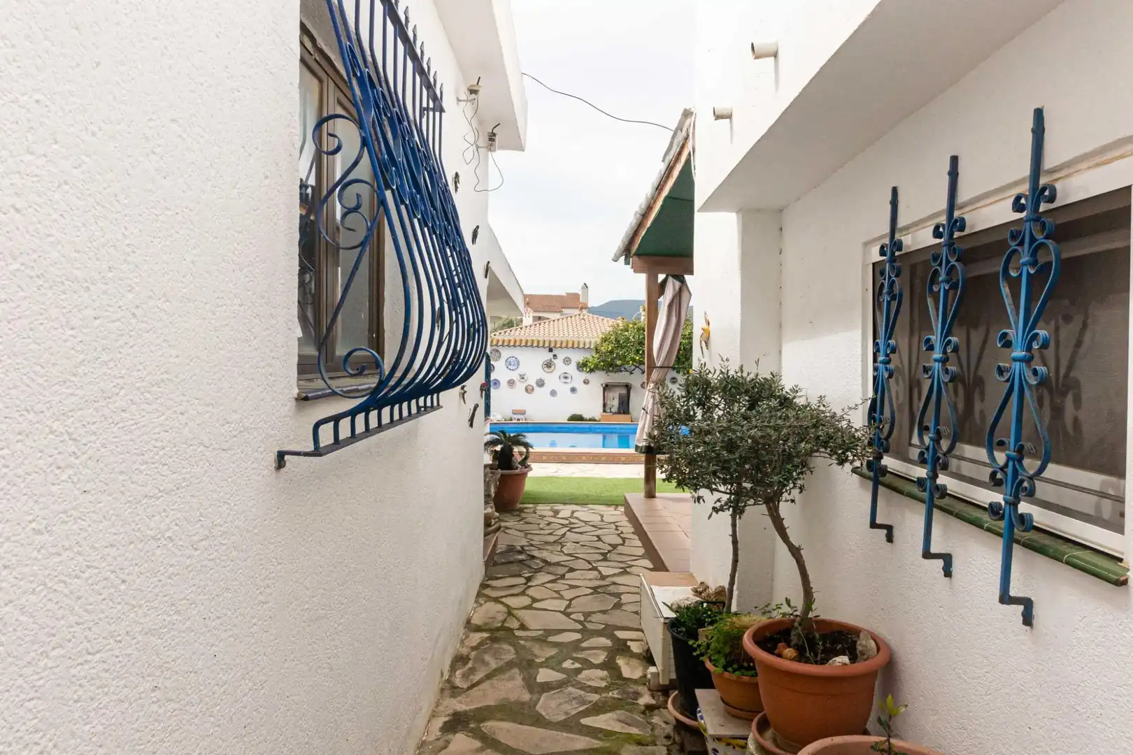 Exterior view of Houses for sale in Albinyana  with Heating, Balcony and Community pool
