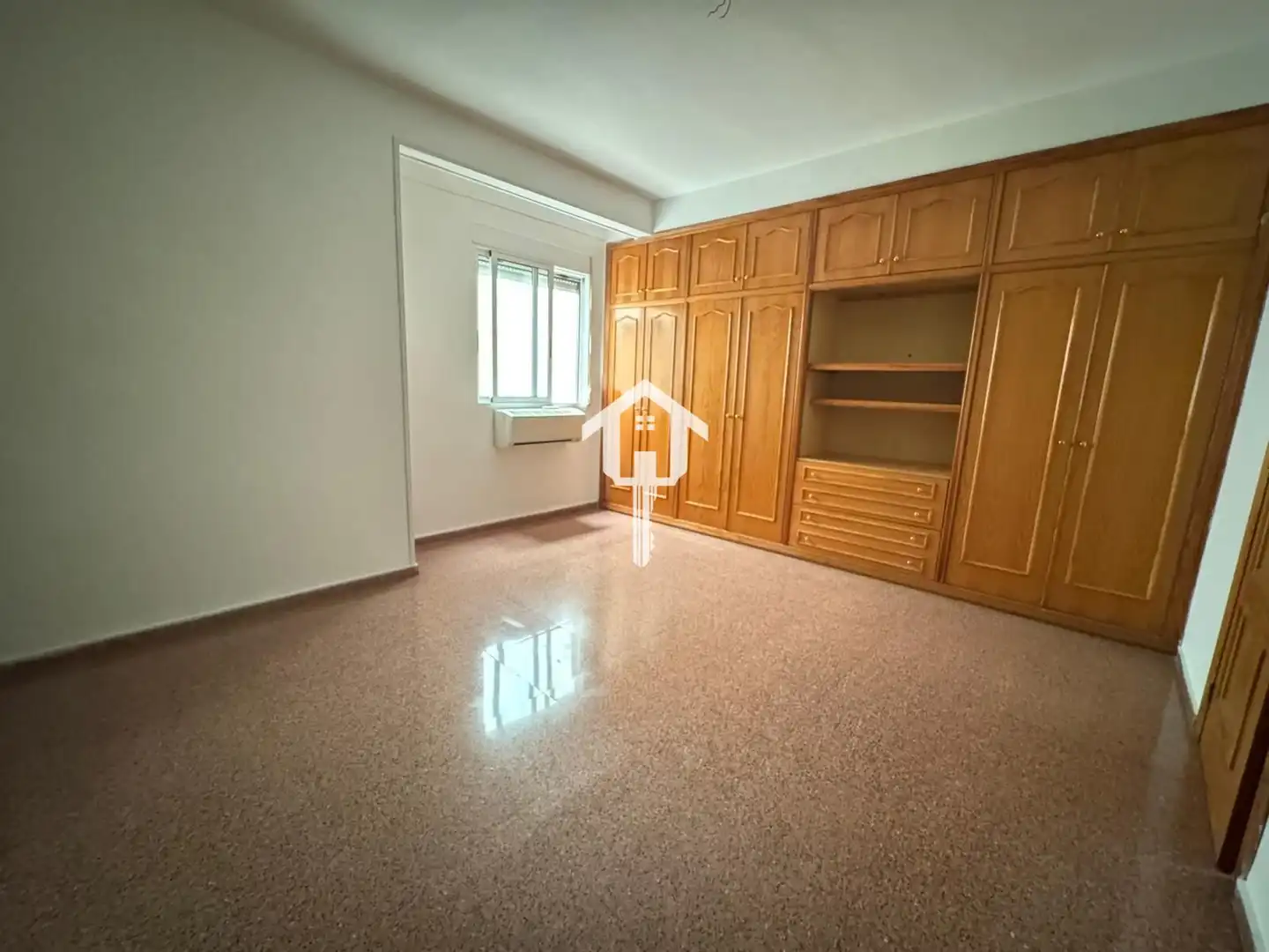 Habitación de Casa adosada en venta en Alicante / Alacant con Terraza, Trastero y Amueblado