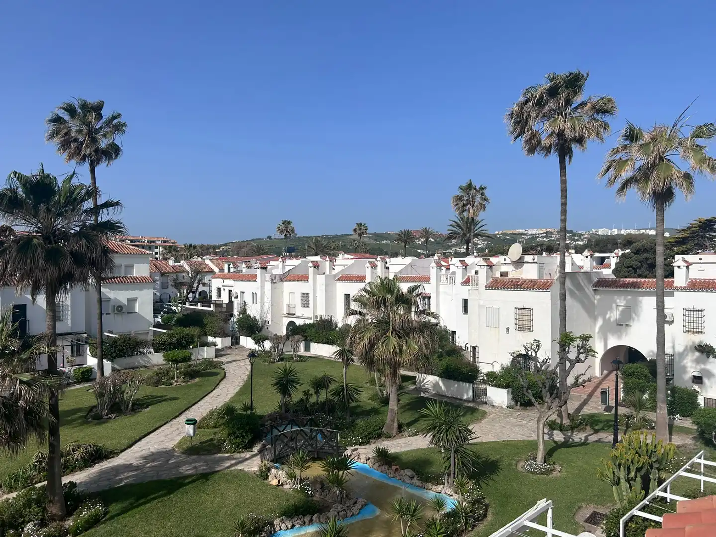Vista exterior de Casa adosada en venta en Casares con Terraza, Amueblado y Alarma